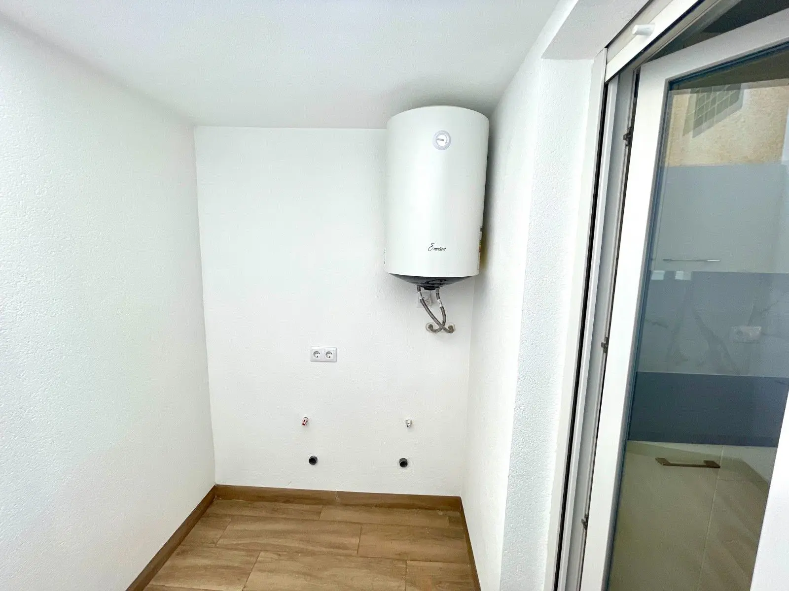 Bungalow Of 80 M² With [features] In Almoradi, Spain