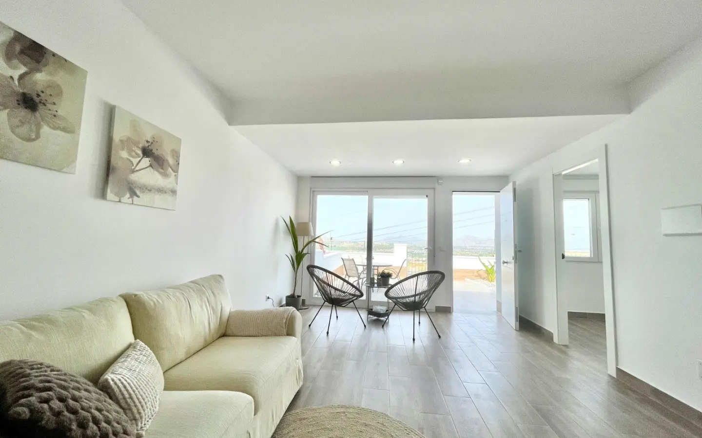 Bungalow Of 80 M² With [features] In Almoradi, Spain