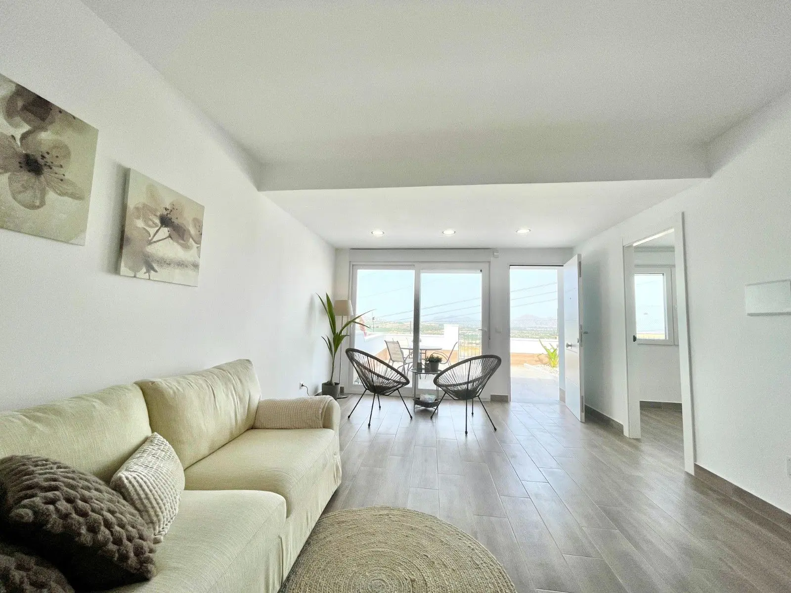 Bungalow Of 80 M² With [features] In Almoradi, Spain
