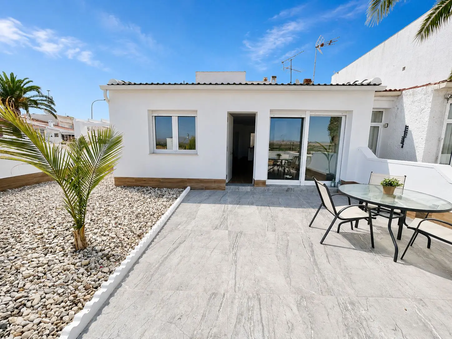 Bungalow Of 80 M² With [features] In Almoradi, Spain