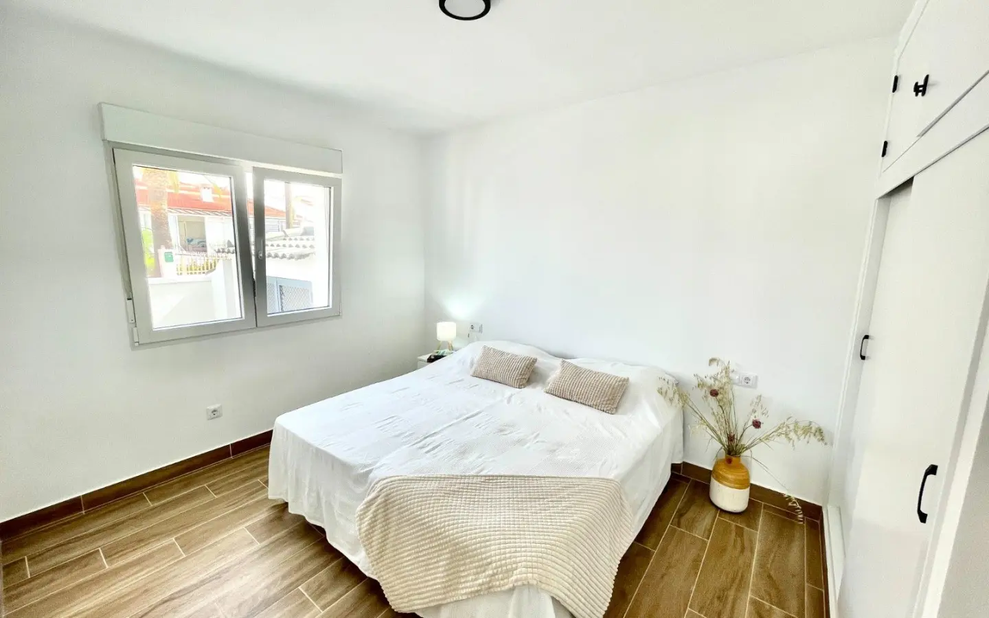 Bungalow Of 80 M² With [features] In Almoradi, Spain