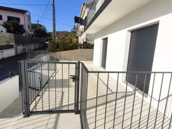 New 1-bedroom Apartment With Large Private Terrace And Stunning Views In Travassos – Póvoa De Lanhoso (portugal)
