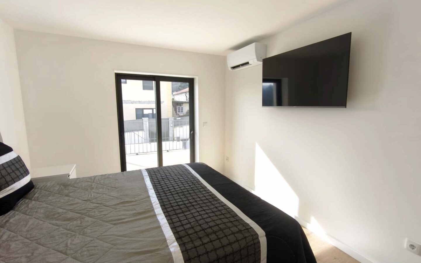 New 1-bedroom Apartment With Large Private Terrace And Stunning Views In Travassos – Póvoa De Lanhoso (portugal)
