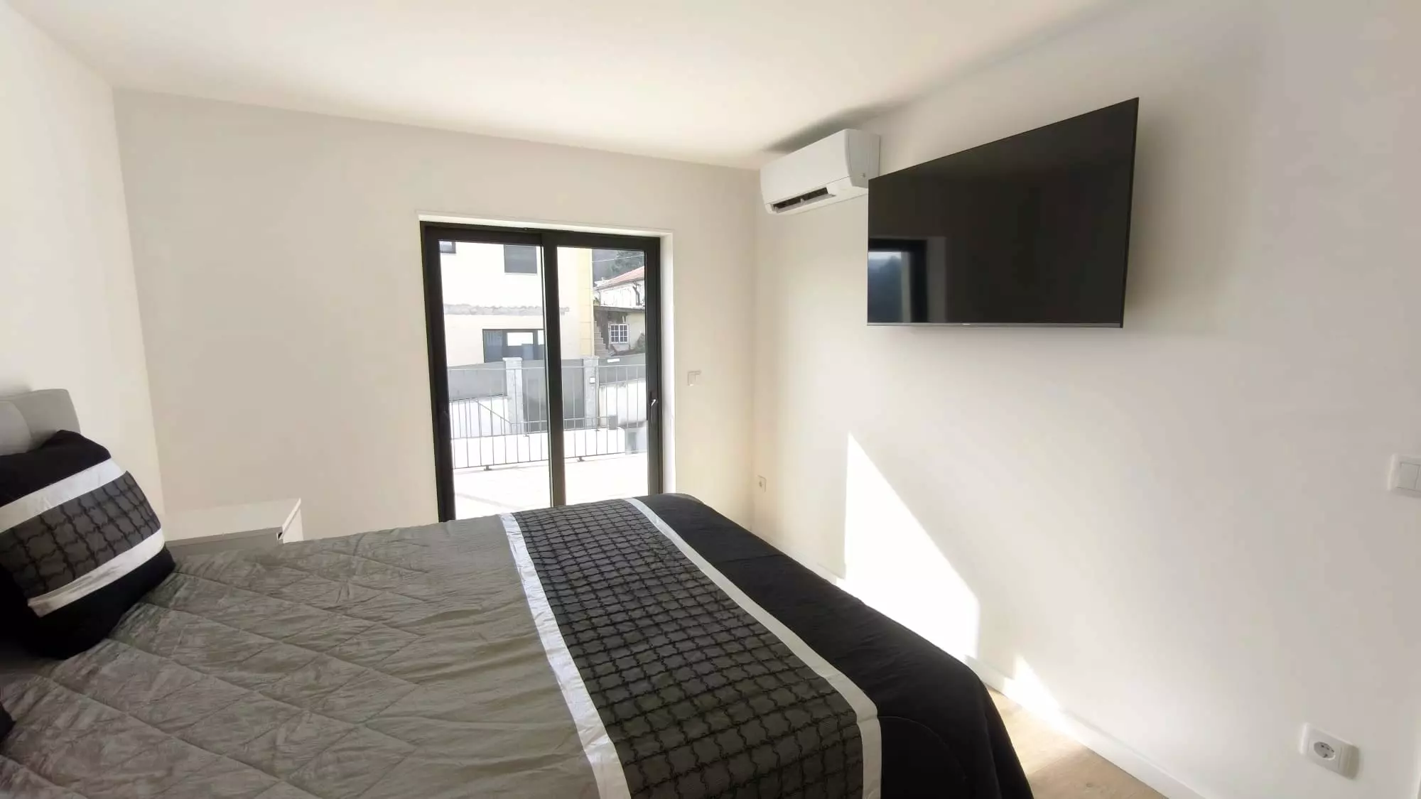 8 New 1-bedroom Apartment With Large Private Terrace And Stunning Views In Travassos – Póvoa De Lanhoso (portugal)