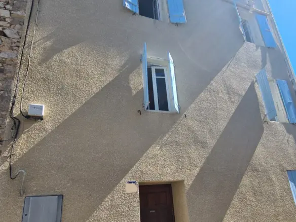 House Of 67 M² In Cessenon Sur Orb