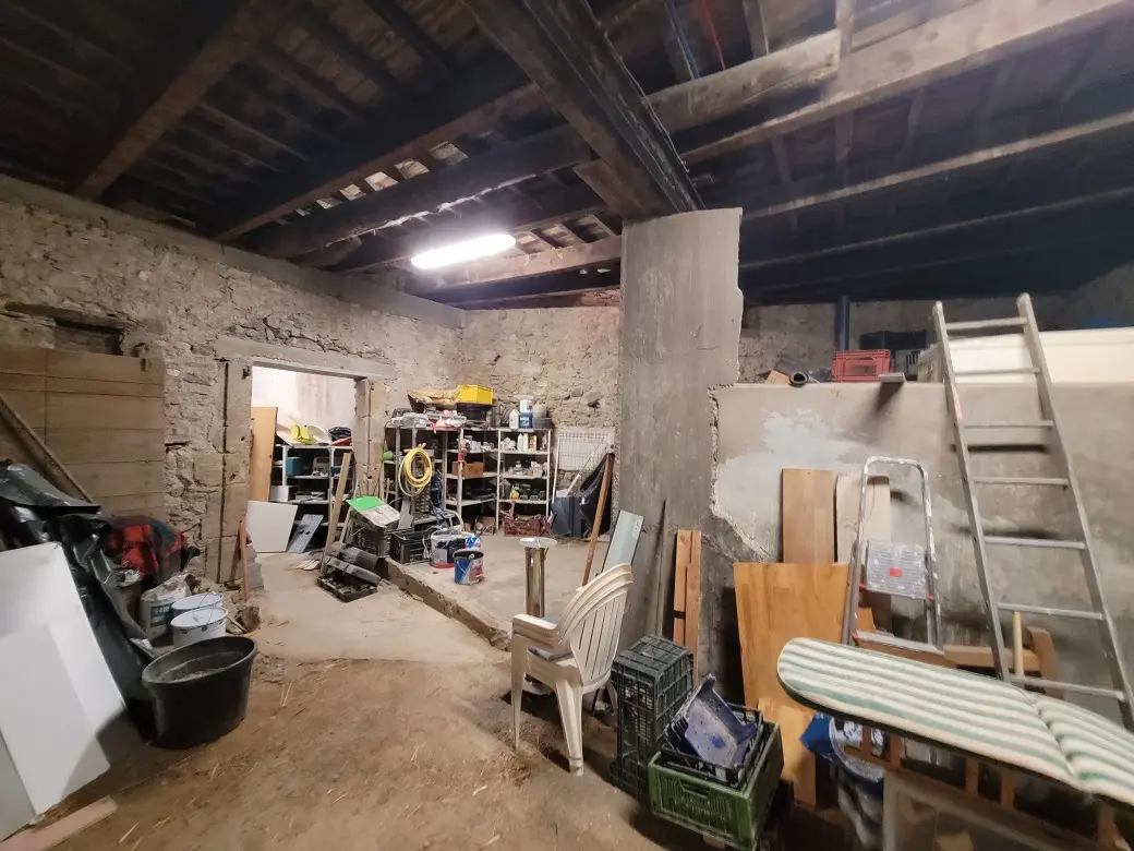 200 M² House Available In Caux, France