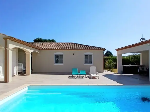 Detached House Of 125 M² In Thezan Les Beziers