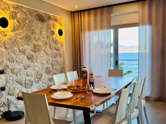 5-bedroom Maisonette In Saronikos, Greece (200 M²)