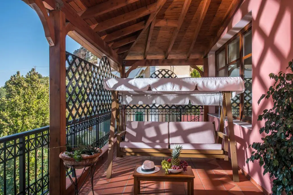 Villa Of 600 M² In Crete
