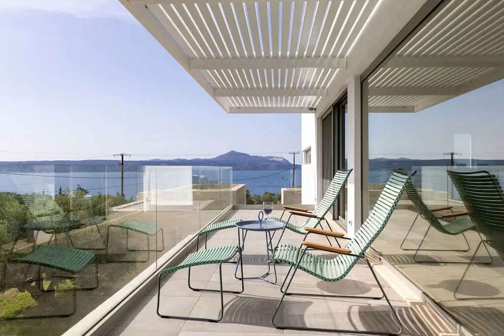 Villa Of 372 M² In Crete