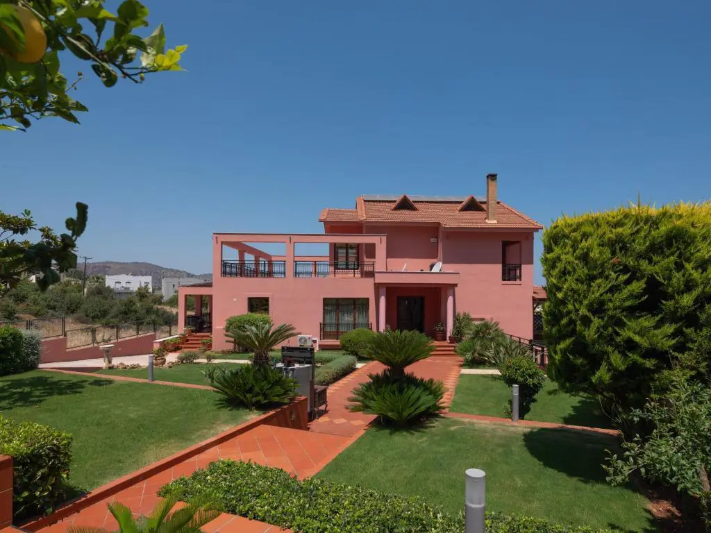 Villa Of 600 M² In Crete