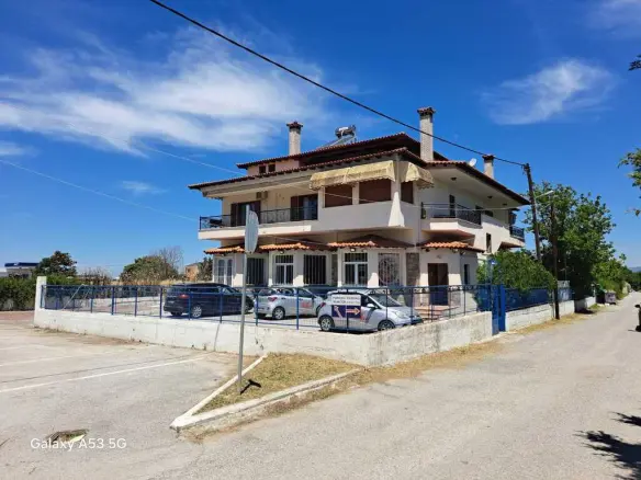 Building Of 1242 M² In The Suburbs Of Thessaloniki