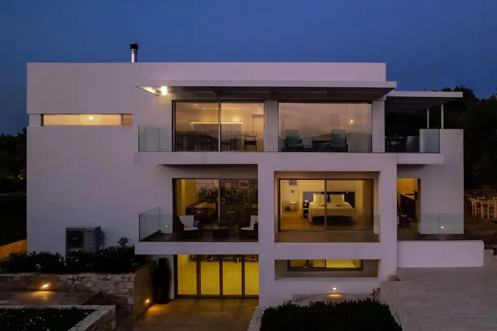 Villa Of 372 M² In Crete