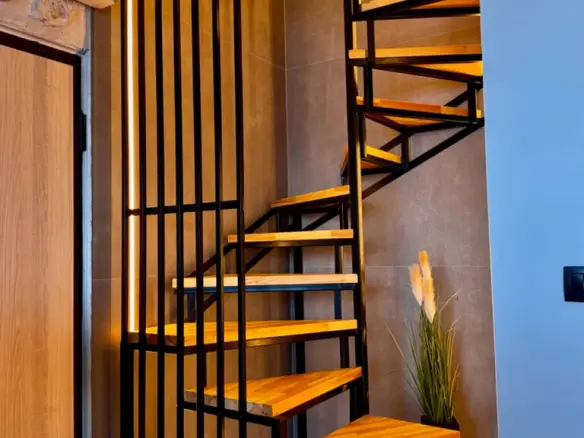 5-bedroom Maisonette In Saronikos, Greece (200 M²)
