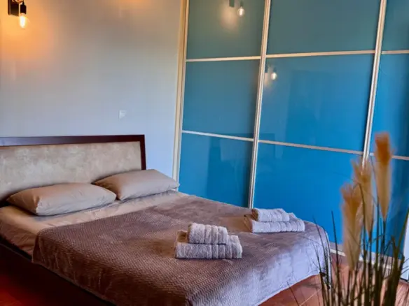 5-bedroom Maisonette In Saronikos, Greece (200 M²)