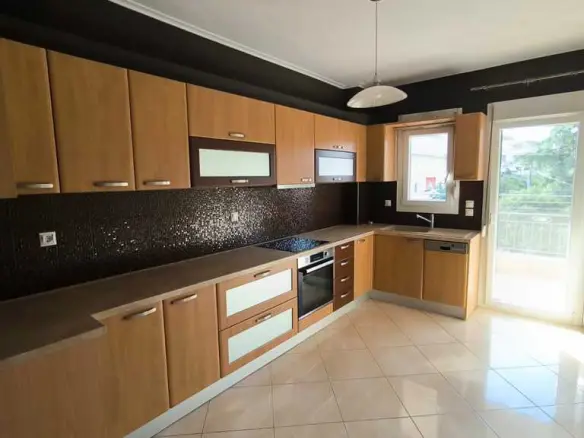 3-bedroom Flat In Katerini, Greece (140 M²)