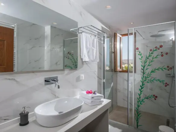 9-bedroom Villa In Chersonisos, Greece (600 M²)