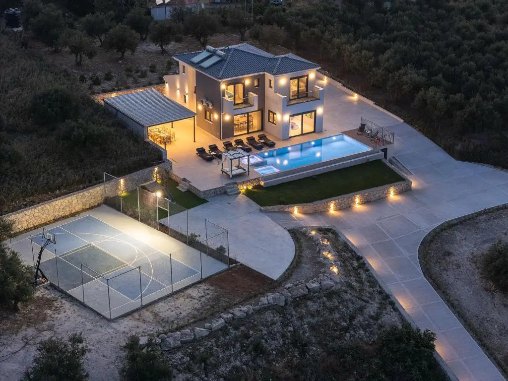 Villa Of 180 M² In Crete