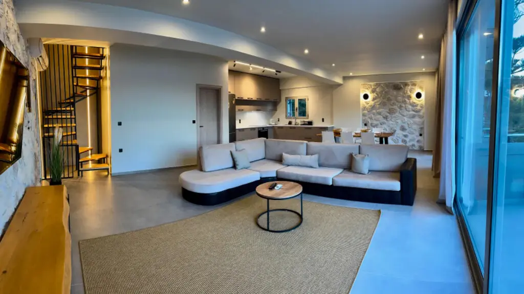 Maisonette Of 200 M² In Peloponnese