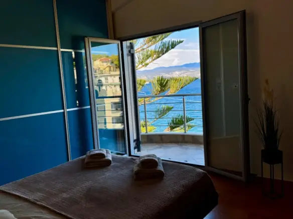 5-bedroom Maisonette In Saronikos, Greece (200 M²)
