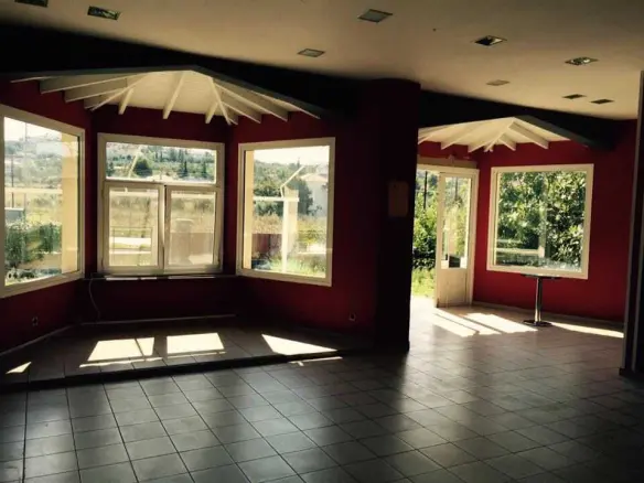 Building In Thermi, Greece (1.242 M²)
