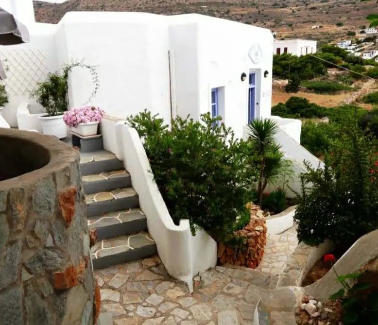 Hotel Of 950 M² In Cyclades