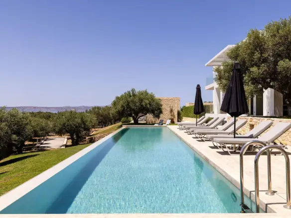 5-bedroom Villa In Vamos, Greece (372 M²)