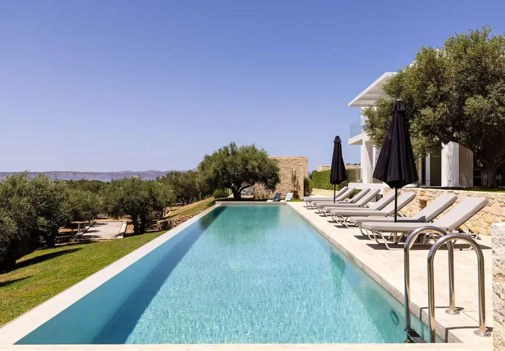 Villa Of 372 M² In Crete