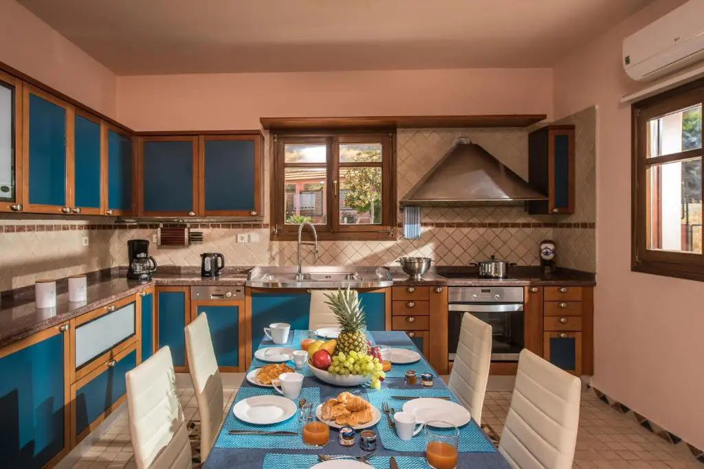 Villa Of 600 M² In Crete