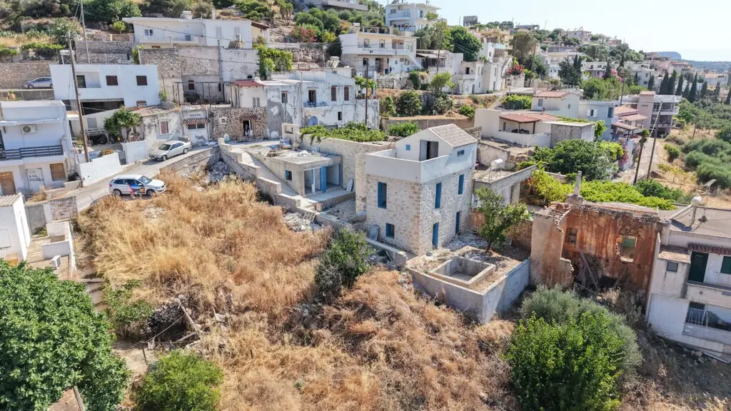 Maisonette Of 150 M² In Crete