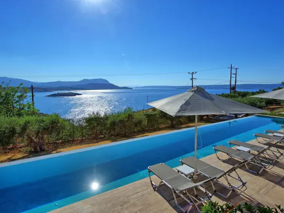 Villa Of 372 M² In Crete