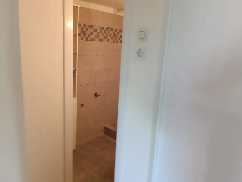 Flat Of 87 M² In Athens