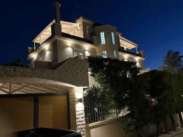 Villa Of 340 M² In Attica
