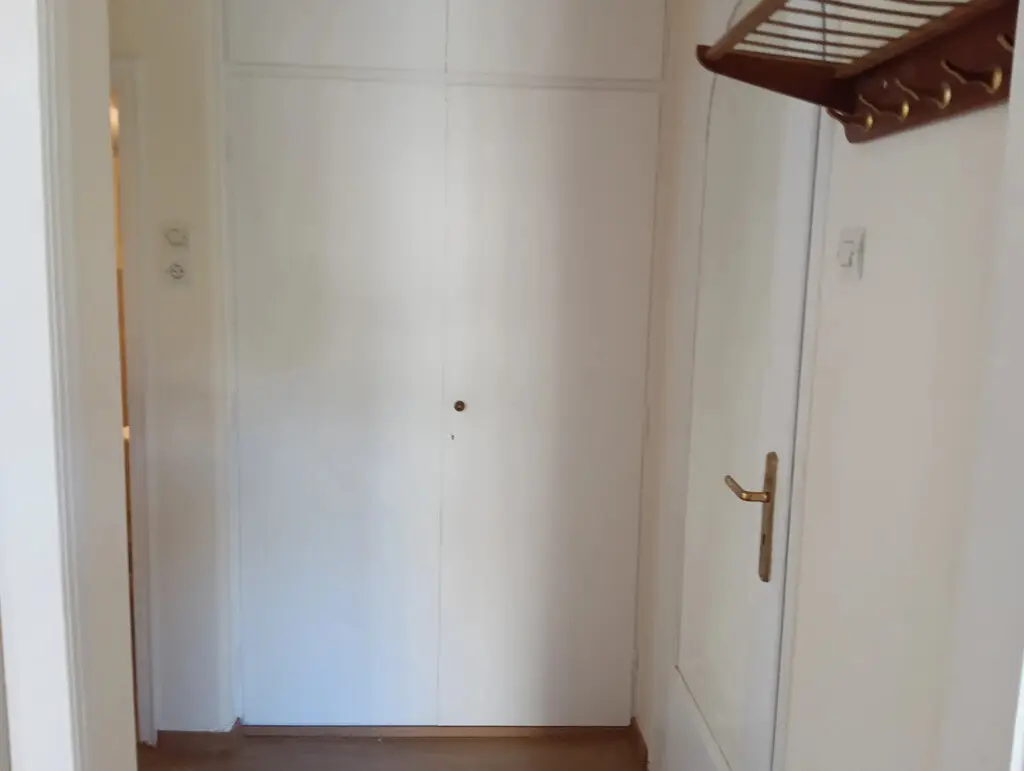 Flat Of 87 M² In Athens