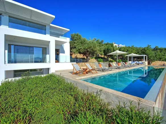 5-bedroom Villa In Vamos, Greece (372 M²)