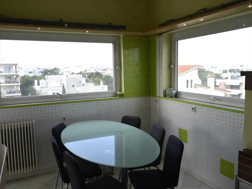 Building Of 650 M² In Athens