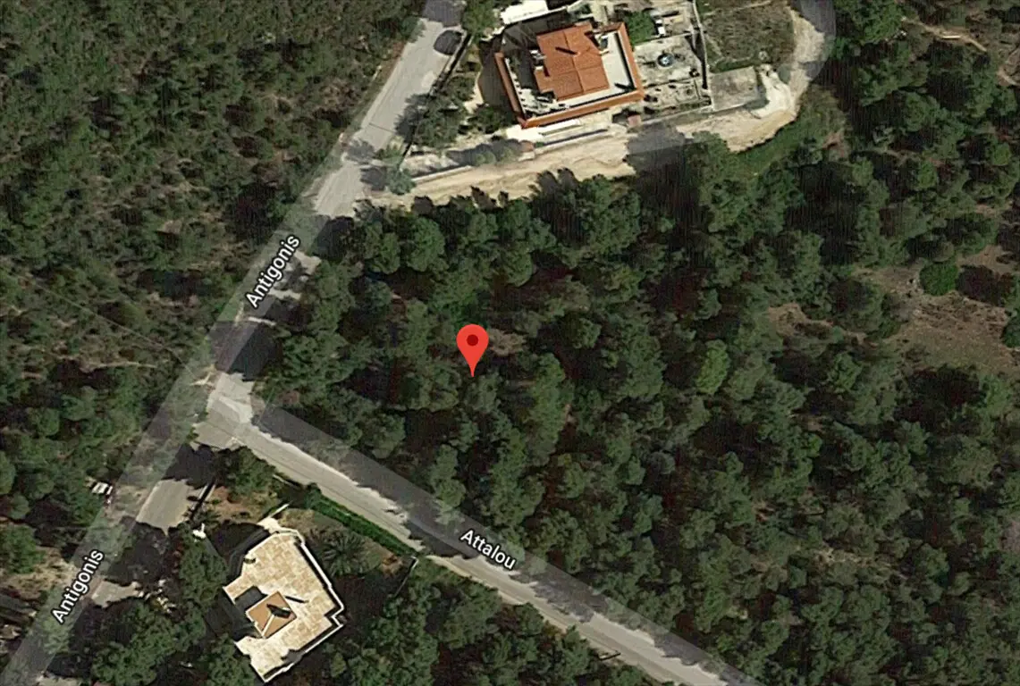 Land Of 1490 M² In Attica