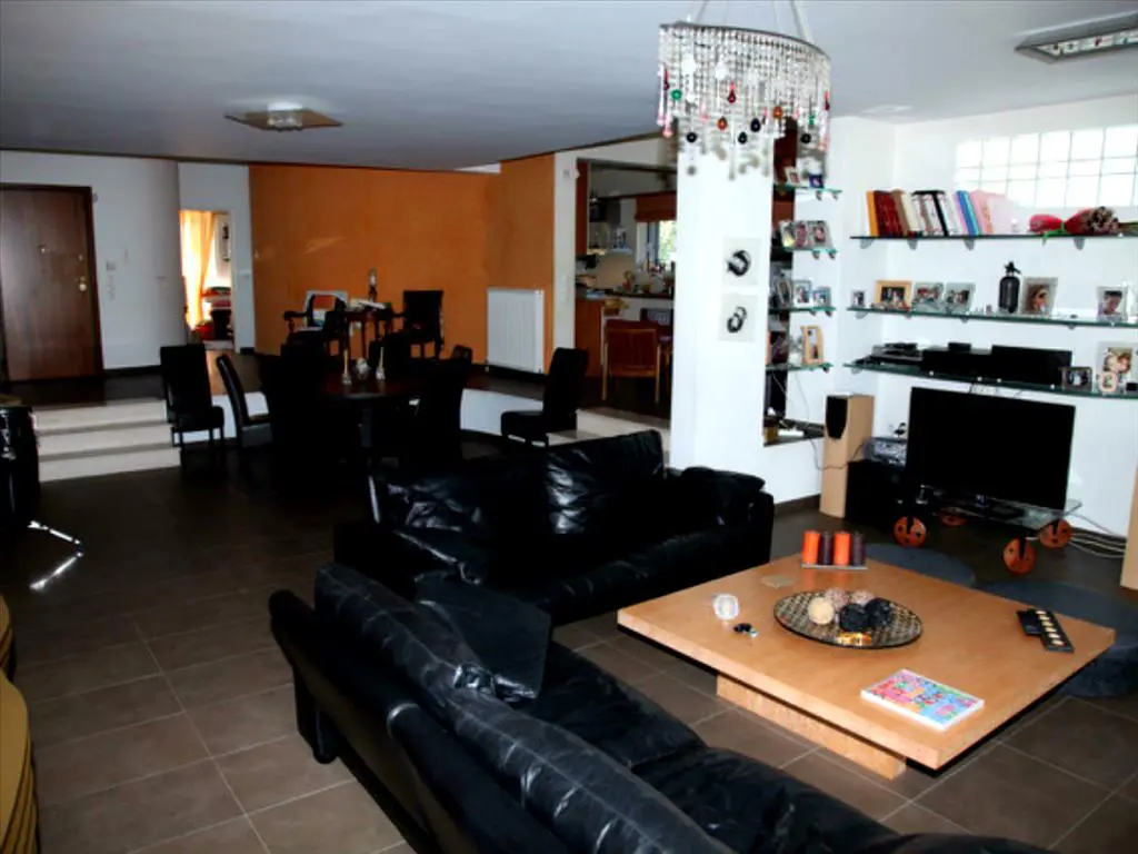 Complex Of 650 M² In Attica