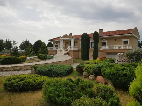 4-bedroom Detached House In Mikra, Greece (400 M²)