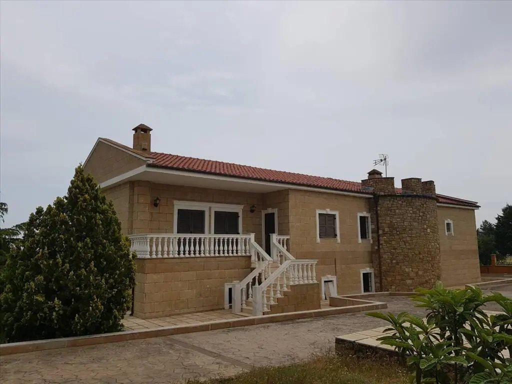 4-bedroom Detached House In Mikra, Greece (400 M²)