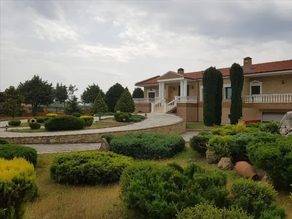 4-bedroom Detached House In Mikra, Greece (400 M²)