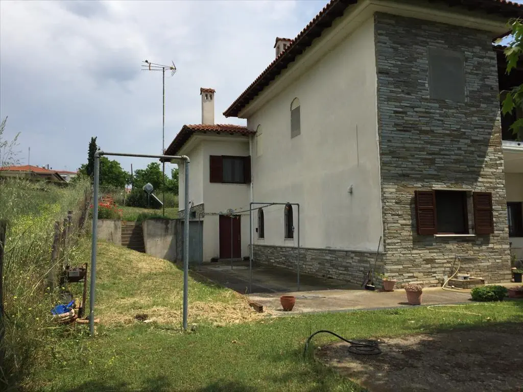 Detached House Of 369 M² In The Suburbs Of Thessaloniki
