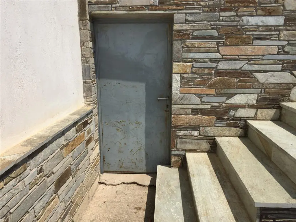 Detached House Of 369 M² In The Suburbs Of Thessaloniki