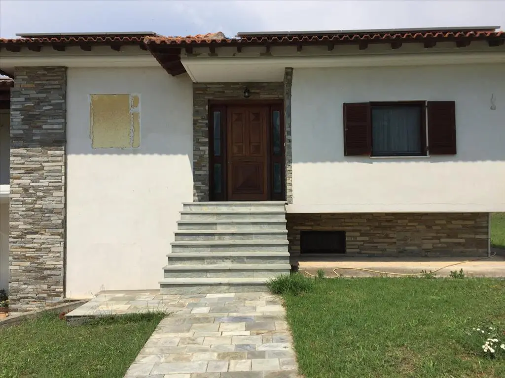 Detached House Of 369 M² In The Suburbs Of Thessaloniki