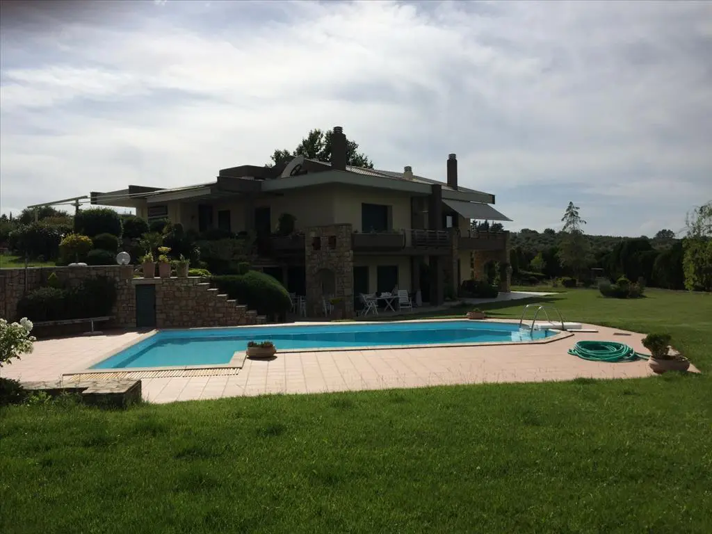 Villa Of 440 M² In Thessaloniki
