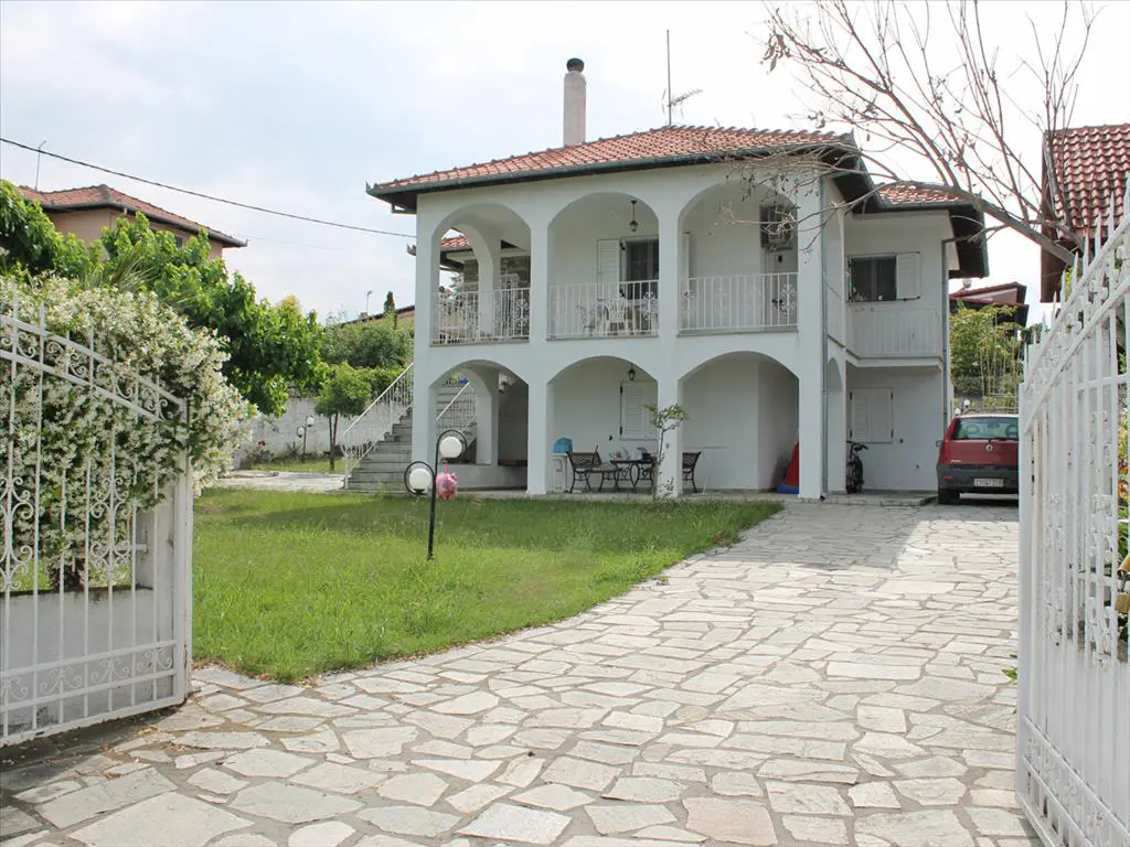 Detached House Of 120 M² On The Olympic Coast