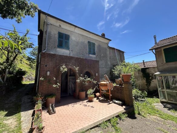 Country House Of 10000 M² With Possibility To Build A New Villa In Rural Area