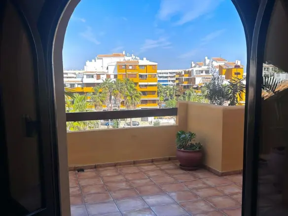 2-bedroom Apartment In Torrevieja, Spain (156 M²)