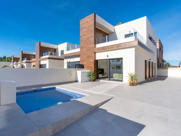Villa Of 97 M² In Daya Nueva, Spain
