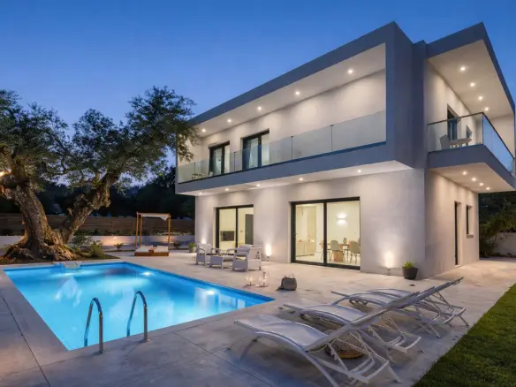 Villa Of 295 M² In Estepona, Spain